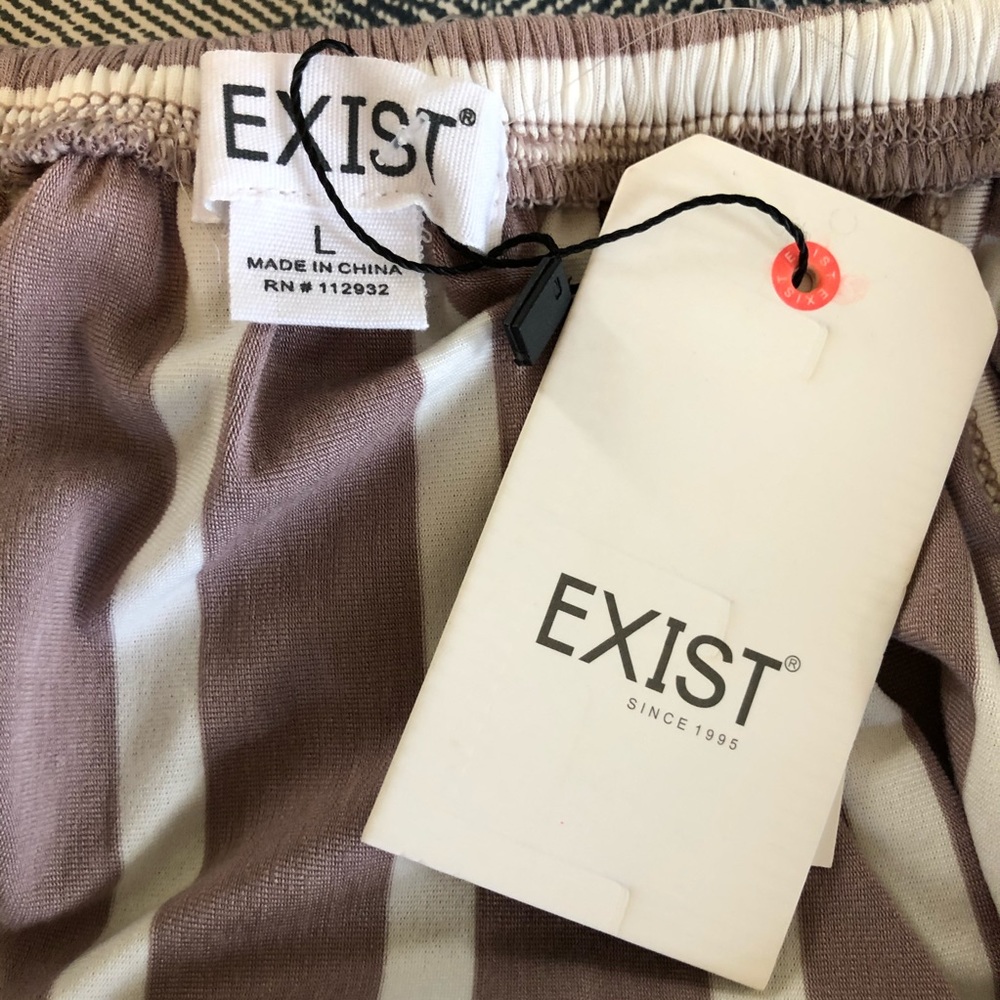 Off-Shoulder Ruffle Dress w/Pockets! - Picture 4 of 4